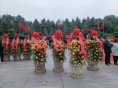 世界华人联合总会姜琳主席前往韶山纪念毛主席诞辰129周年